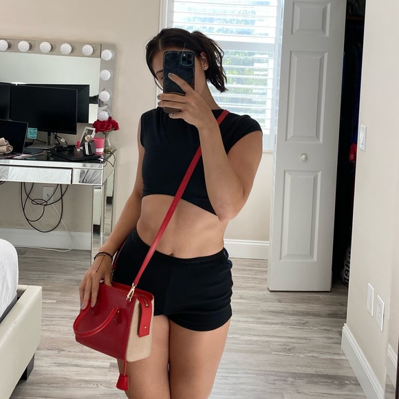 Carolina Herrera Small Red Crossbody - Picture 11 of 13